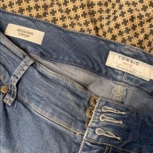 TORRID Size 20 Crop Jegging Jeans